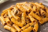 Velvety Garlic Mushroom Pasta
