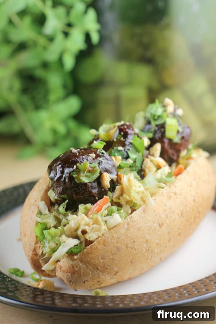 Spicy Thai Meatball Sliders with Crunchy Peanut Slaw 4 Thai Chili Meatball Sliders with Peanut Slaw http://wp.me/p4qC4h-3Di