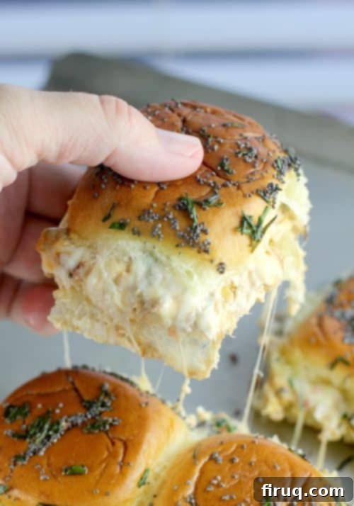 Party-Ready Cheesy Chipotle Veggie Sliders 3 Cheesy Chipotle Party Sliders {Vegetarian} #VeryVeggieHoliday #ad