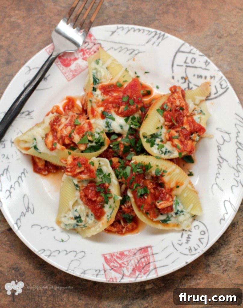 Coastal Italian Delight: Blue Crab Marinara with Florentine Stuffed Shells 3 Blue Crab Marinara with Stuffed Shells Florentine - Baked Pasta Dish
